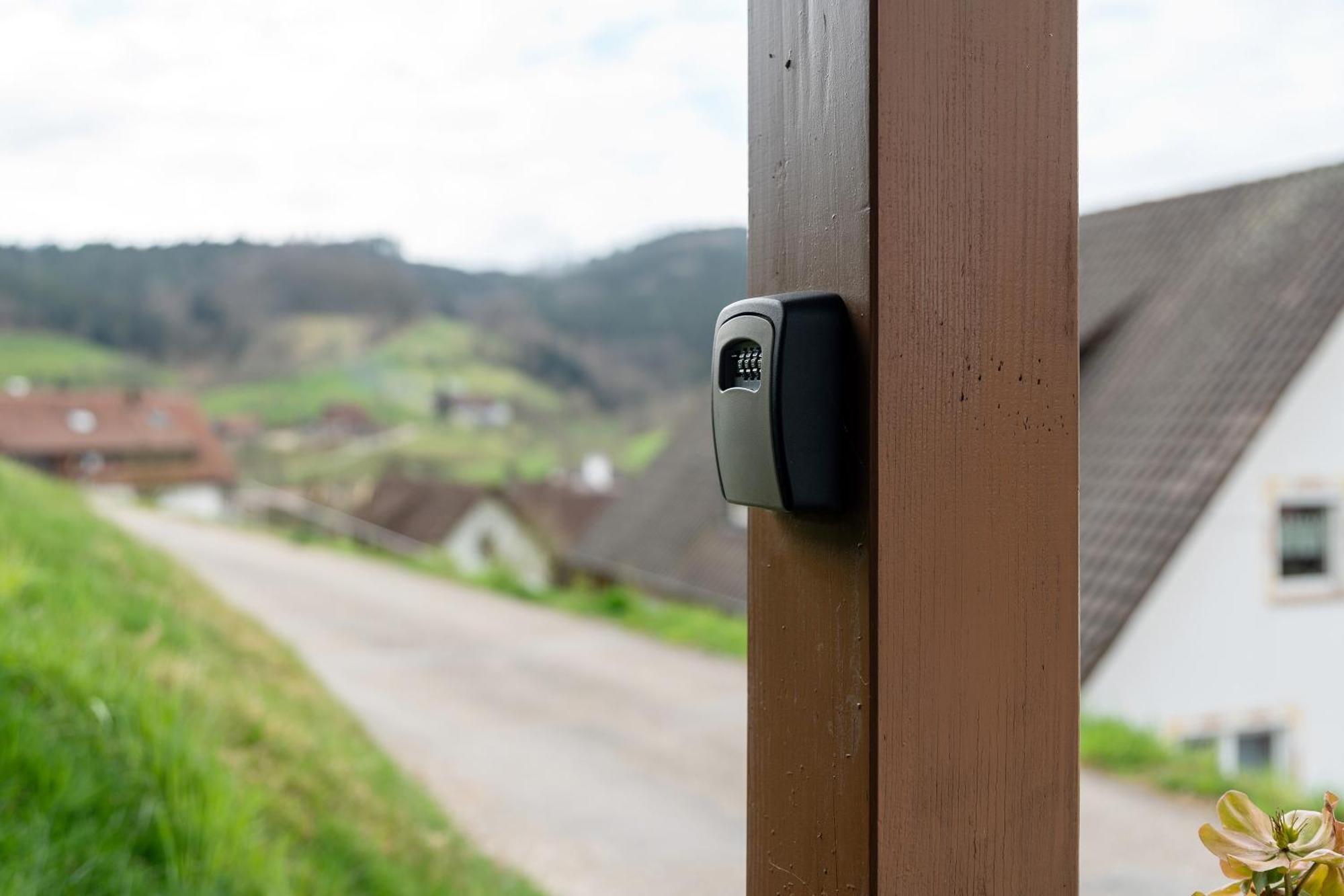 Ottenhofen im SchwarzwaldHaus Am Schroffenアパートメント エクステリア 写真