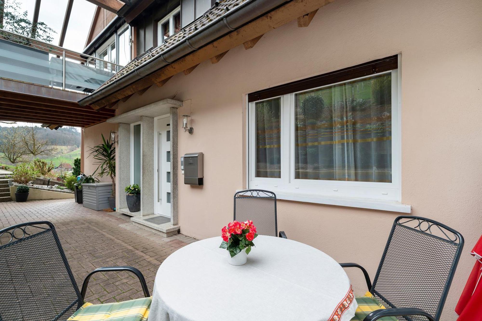 Ottenhofen im SchwarzwaldHaus Am Schroffenアパートメント エクステリア 写真